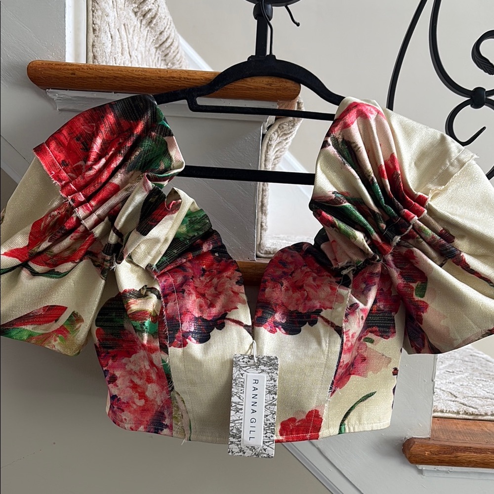 Ranna Gill Floral Puff-Sleeve Crop Top in Cream and Red